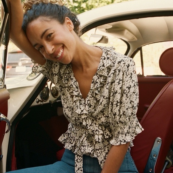 DOEN viola wrap top sz Small ruffled tie waist floral blouse - Picture 3 of 11